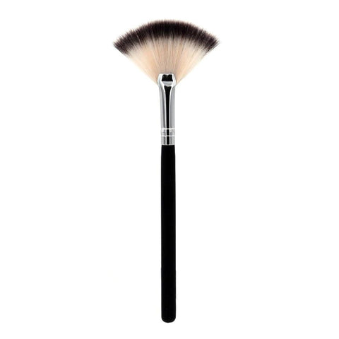 BROCHA TIPO ABANICO DELUXE SOFT HIGHLIGHT SS017